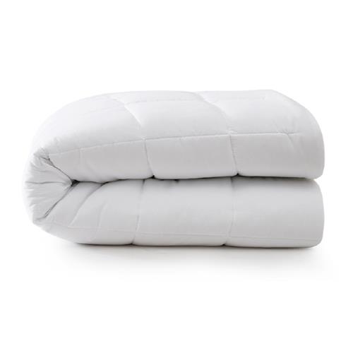 Quilted Blankets, Bedding and Linen, Red Roof Inn